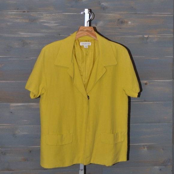 yellow short sleeve jacket